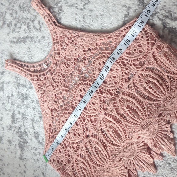Crochet pink top - Picture 2 of 3